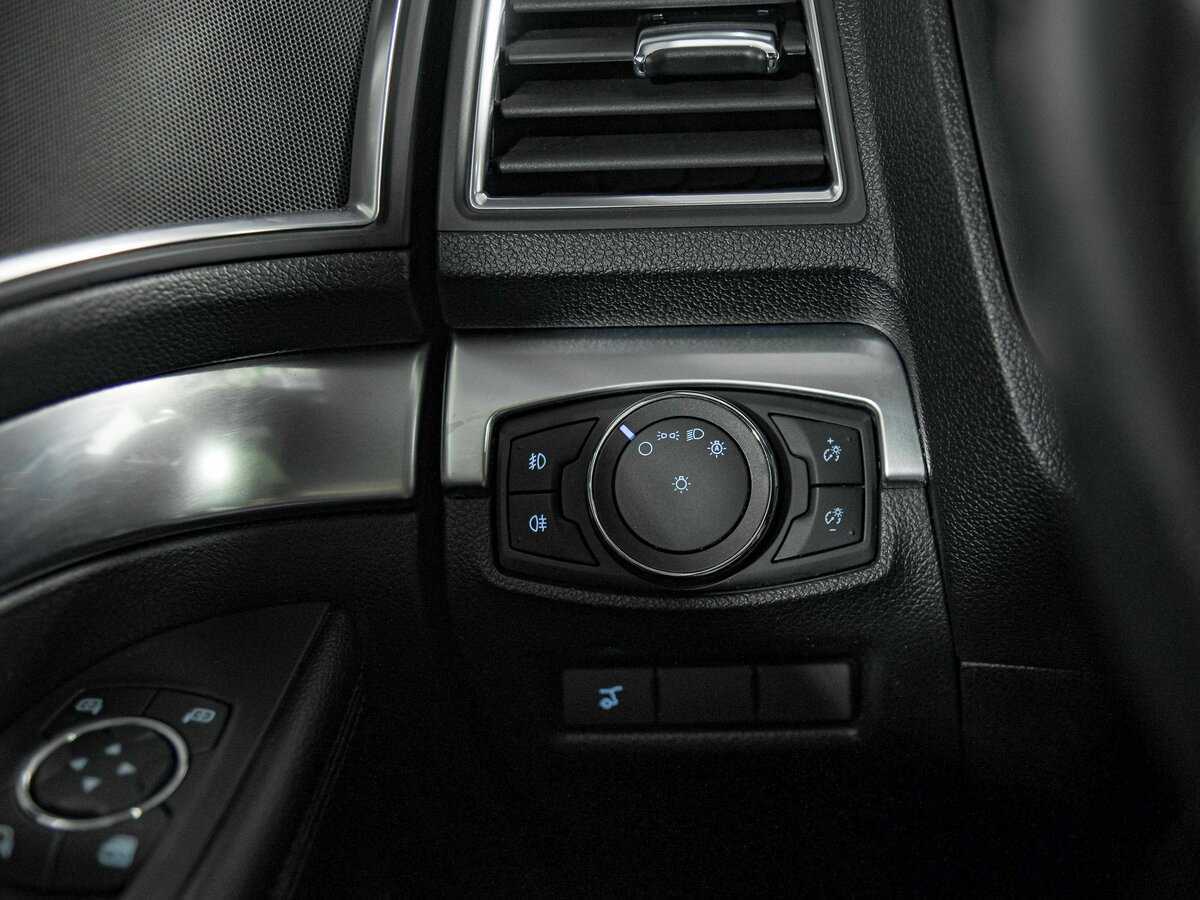 Купить Ford Explorer с пробегом. Фото: #14