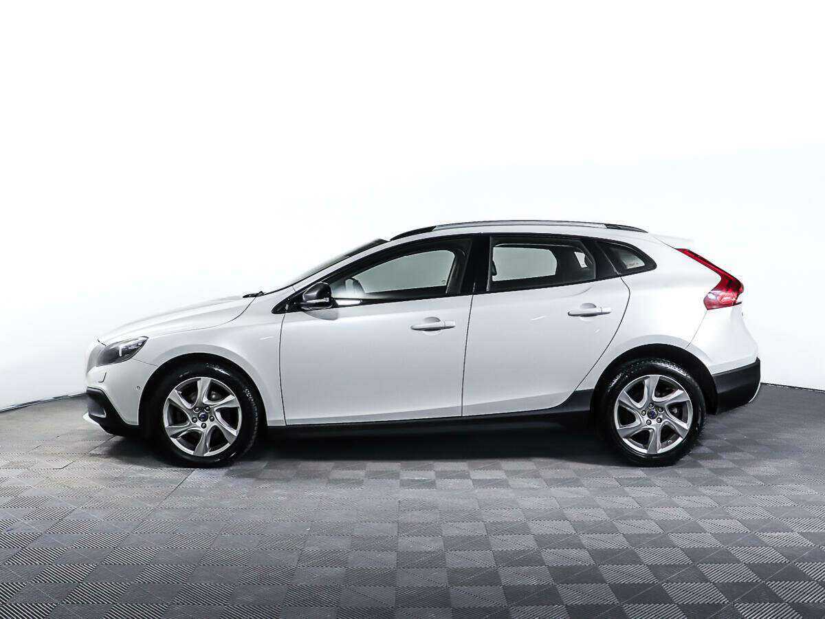 Купить Volvo V40 Cross Country с пробегом. Фото: #7