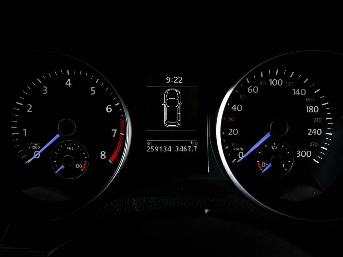 Купить Volkswagen Golf R с пробегом. Фото: #10