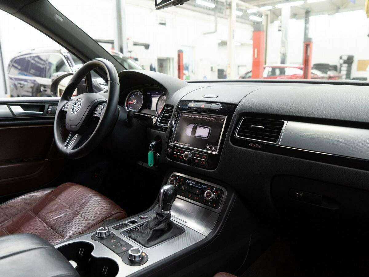 Купить Volkswagen Touareg с пробегом. Фото: #18