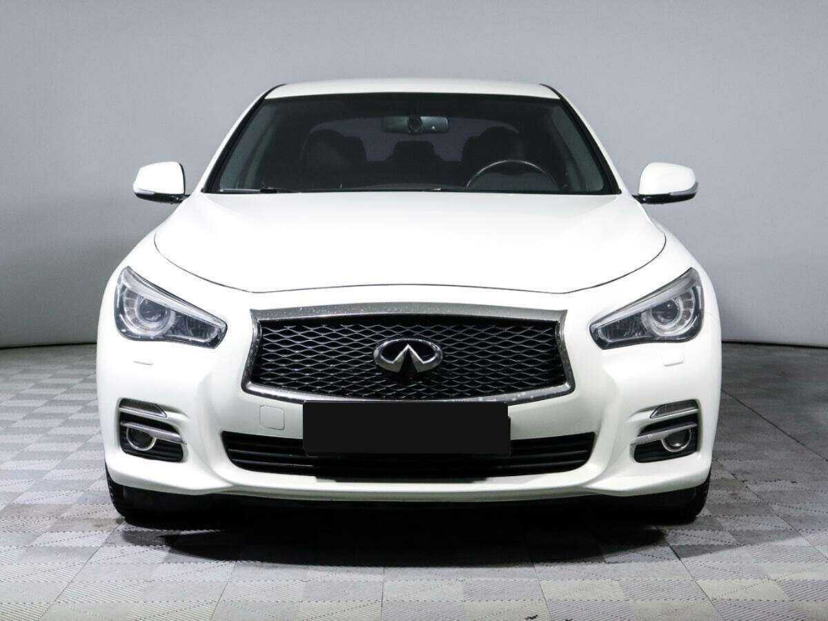 Купить Infiniti Q50 с пробегом. Фото: #1