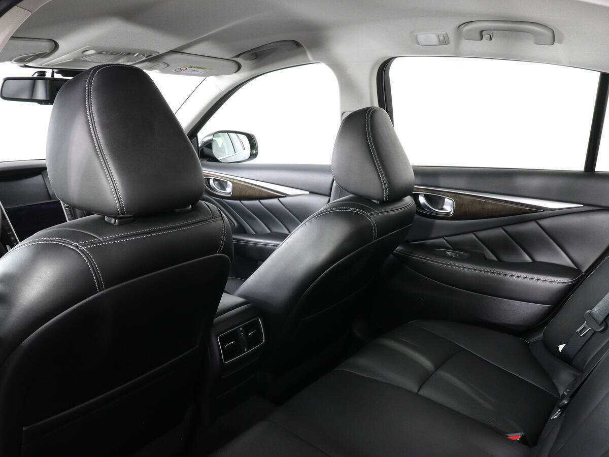 Купить Infiniti Q50 с пробегом. Фото: #11