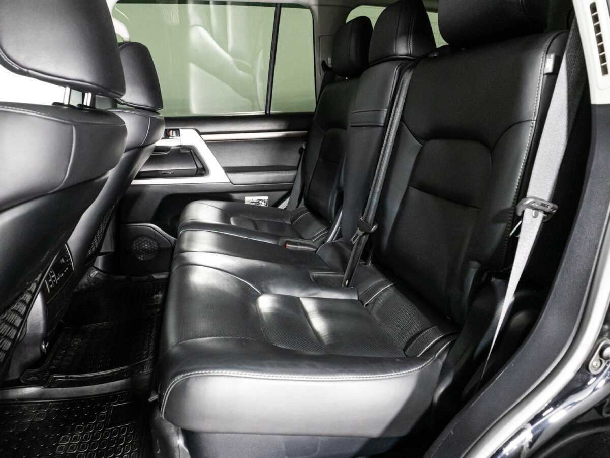 Купить Toyota Land Cruiser с пробегом. Фото: #7