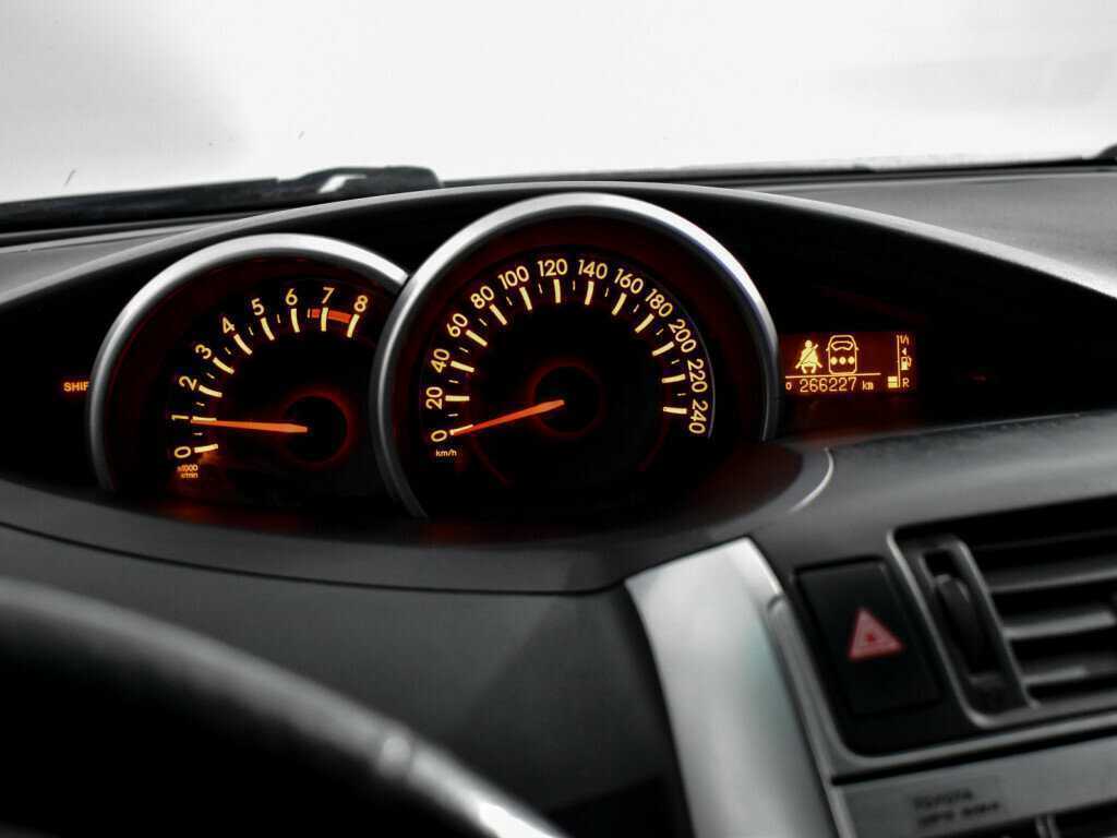 Купить Toyota Verso с пробегом. Фото: #17