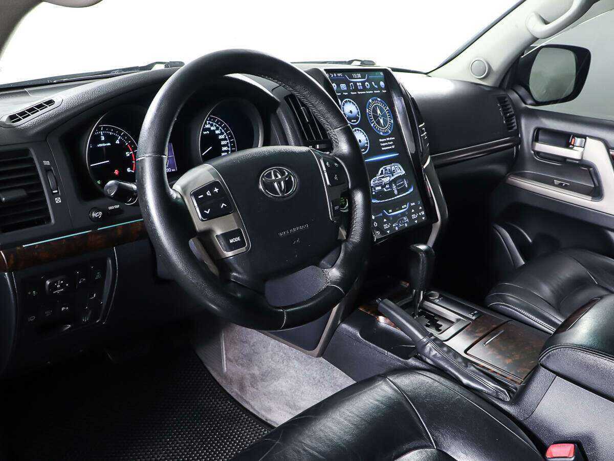 Купить Toyota Land Cruiser с пробегом. Фото: #10