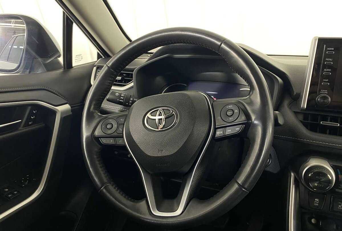 Купить Toyota RAV4 с пробегом. Фото: #8