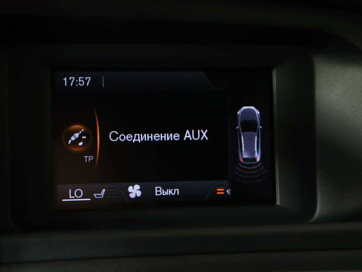 Купить Volvo V40 Cross Country с пробегом. Фото: #13