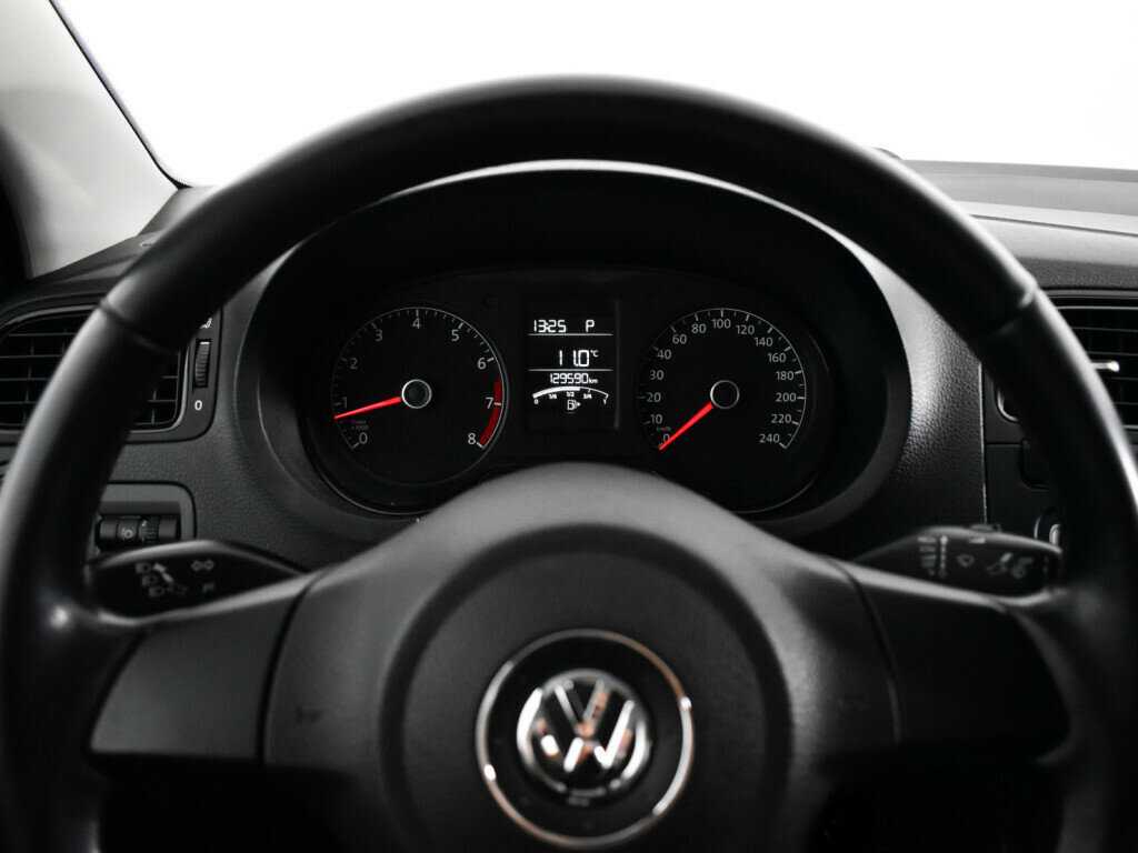 Купить Volkswagen Polo с пробегом. Фото: #10