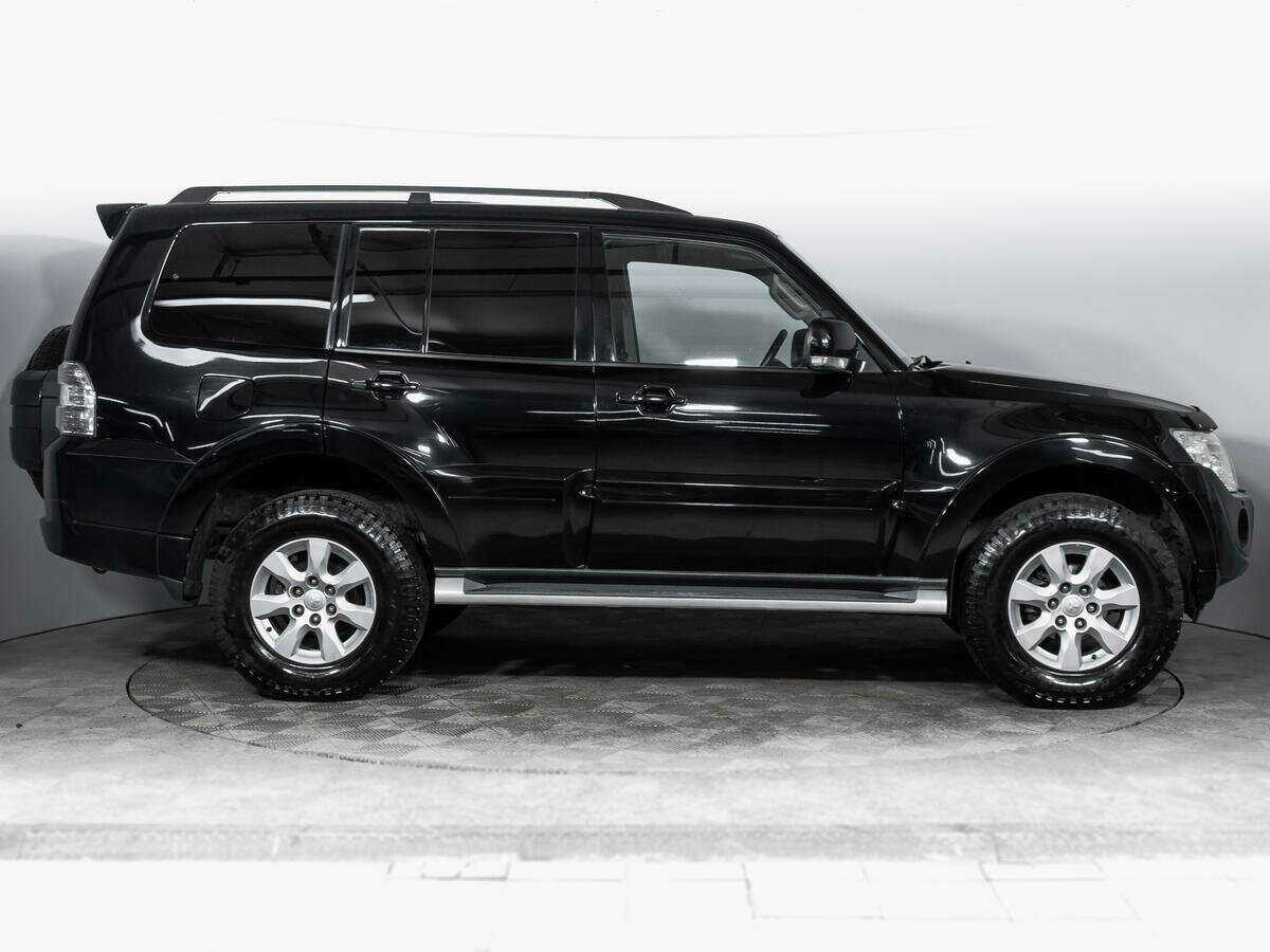Купить Mitsubishi Pajero с пробегом. Фото: #3