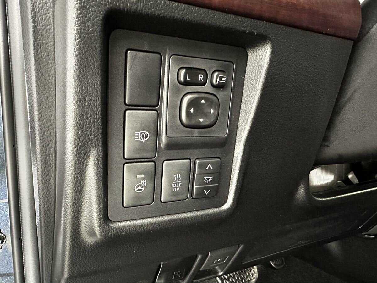 Купить Toyota Land Cruiser Prado с пробегом. Фото: #15