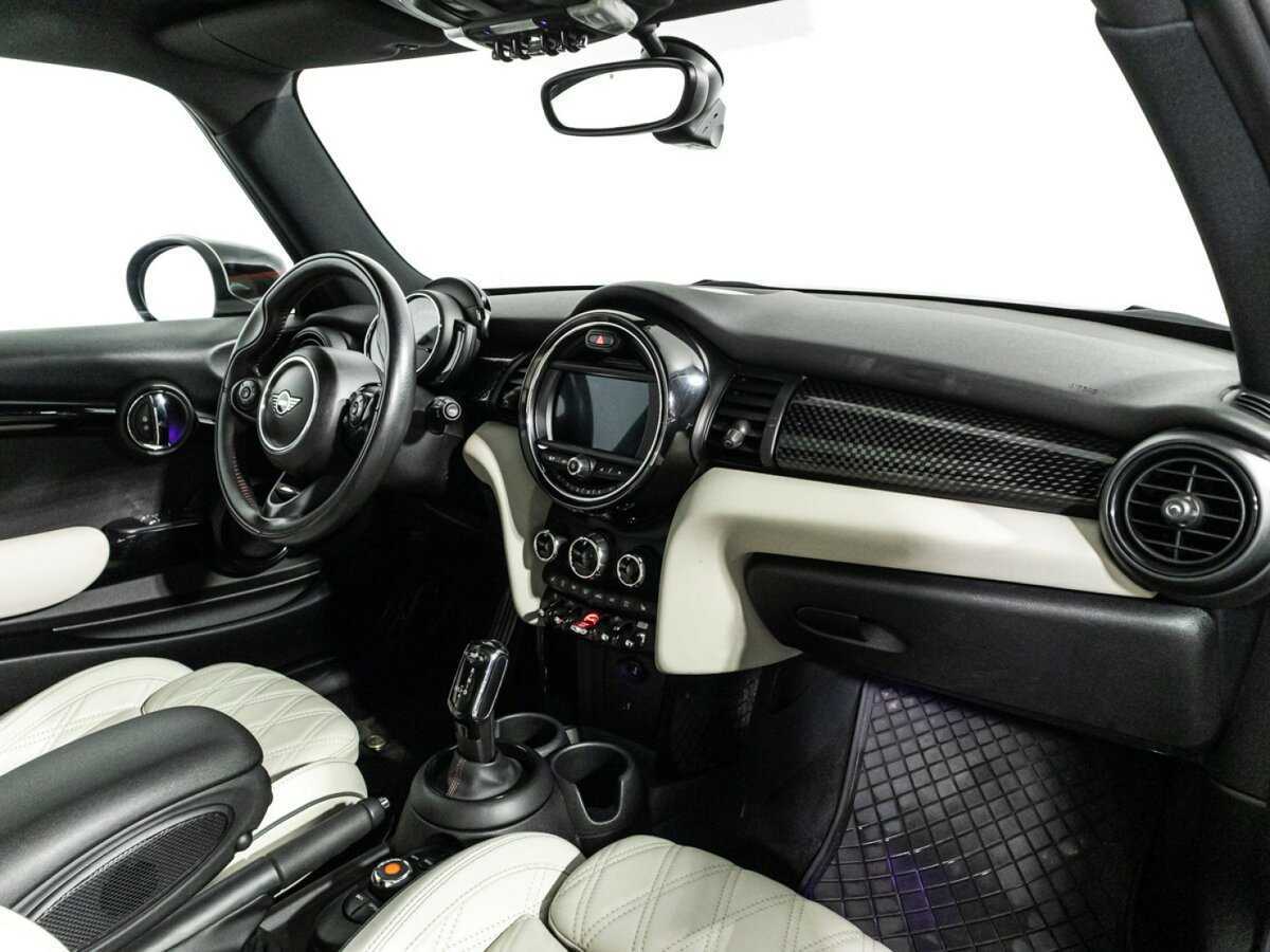Купить Mini Hatch с пробегом. Фото: #8