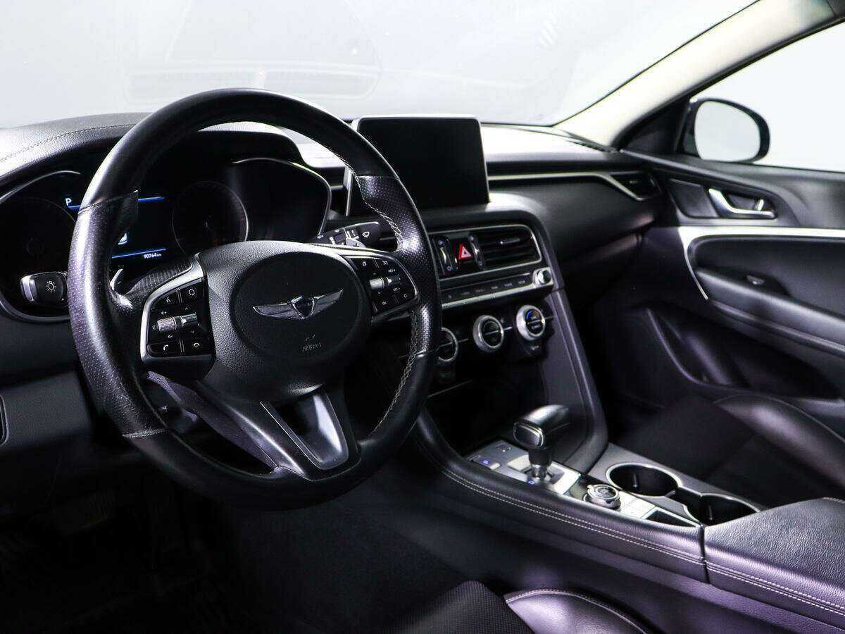Купить Genesis G70 с пробегом. Фото: #10