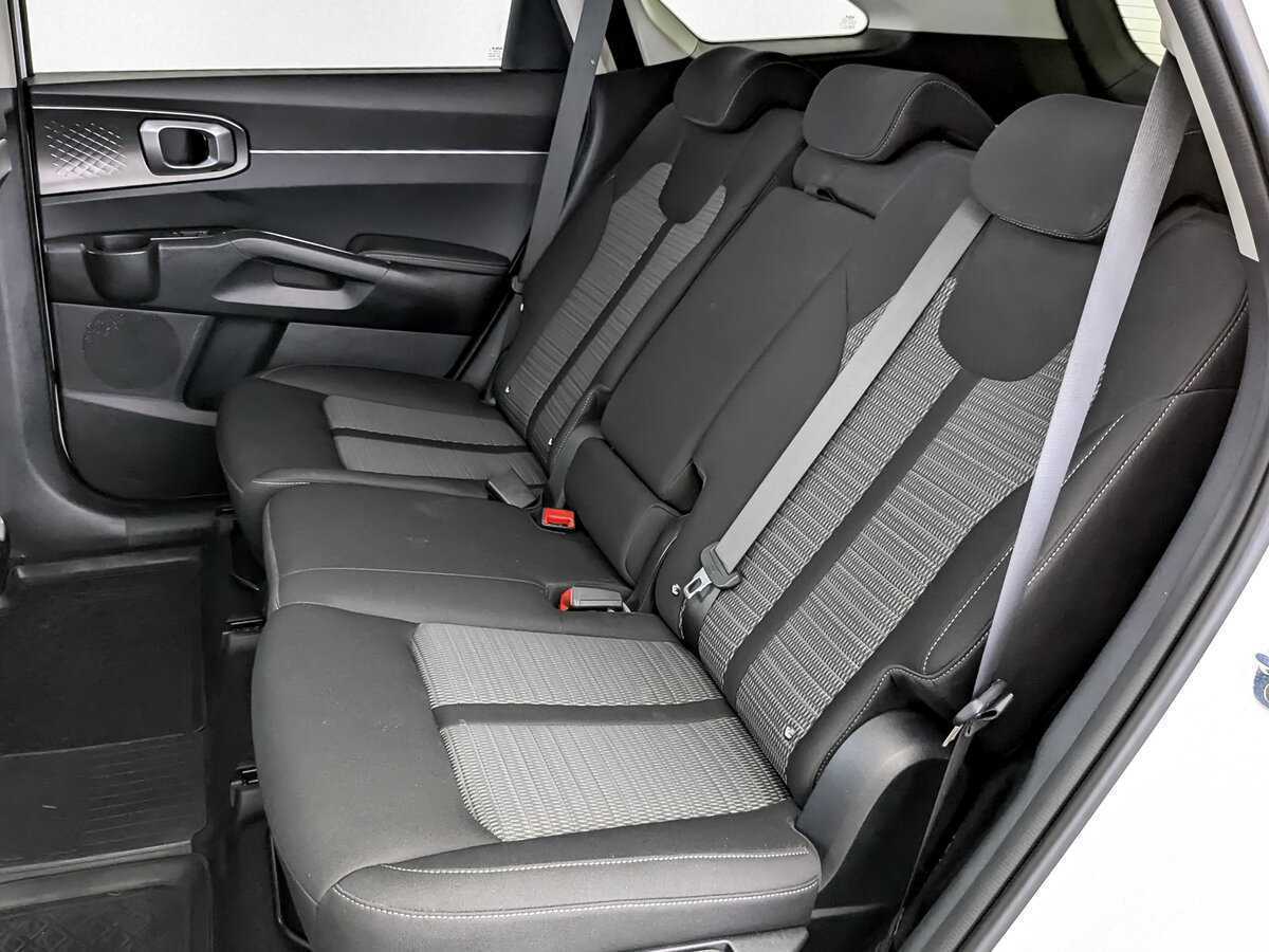 Купить Kia Sorento с пробегом. Фото: #11