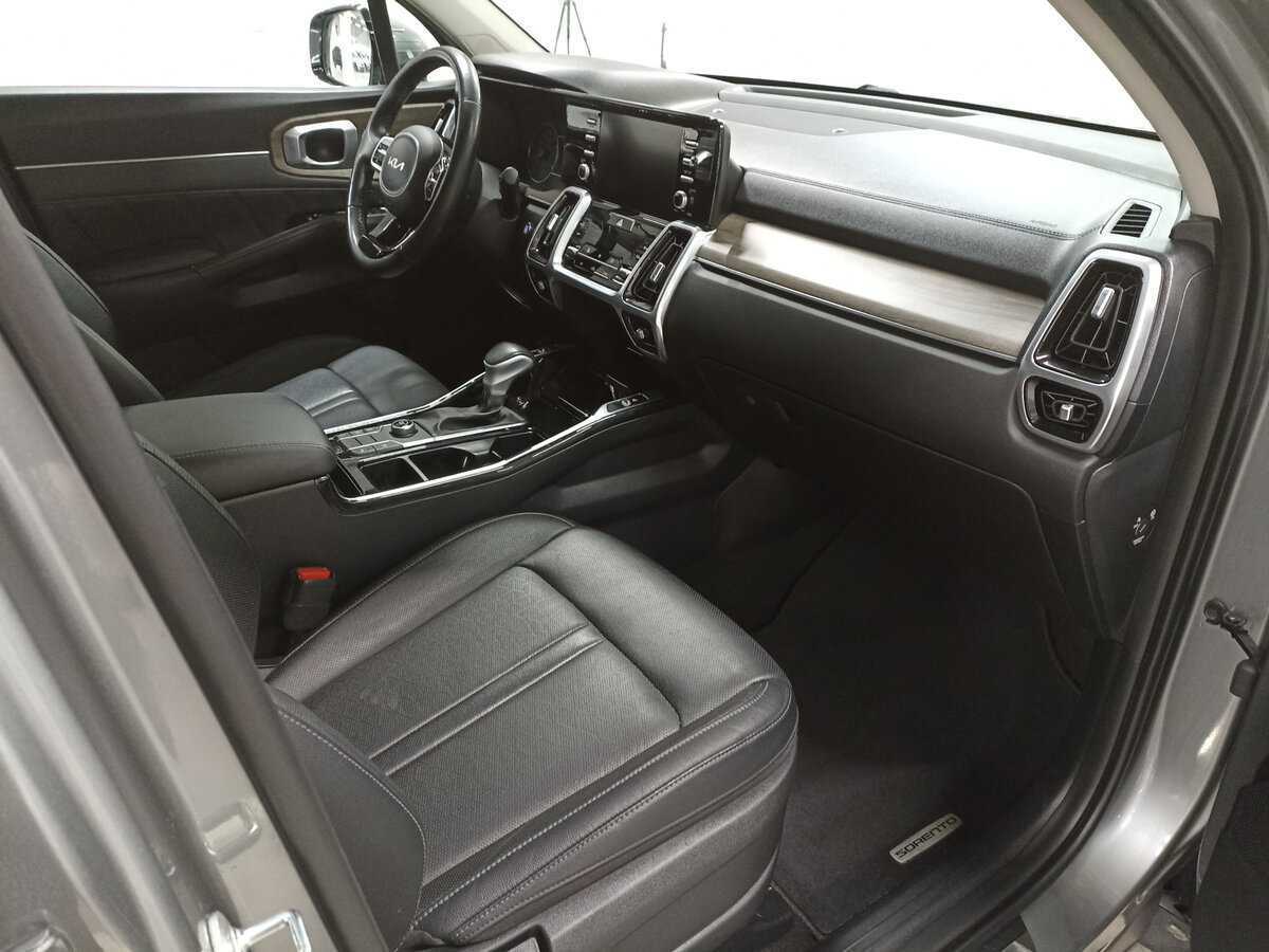 Купить Kia Sorento с пробегом. Фото: #10