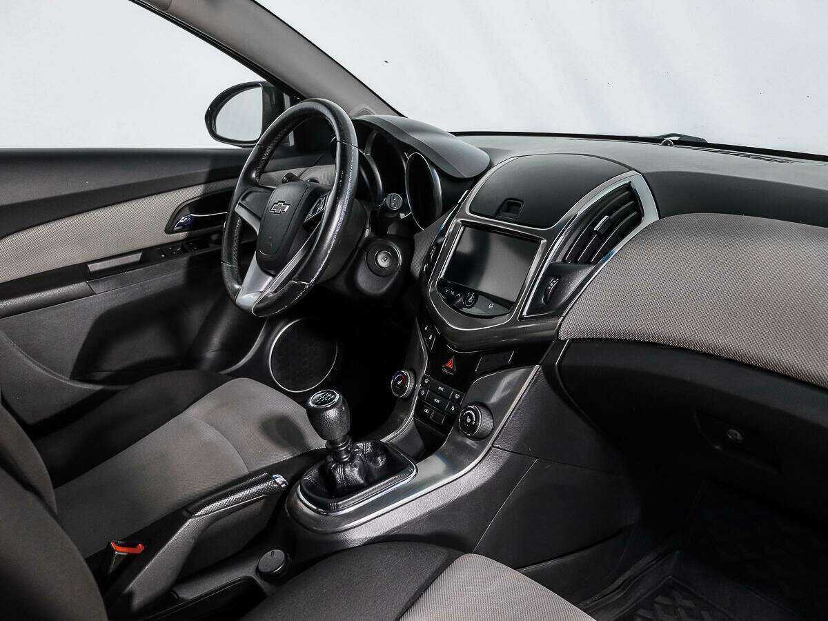 Купить Chevrolet Cruze с пробегом. Фото: #10