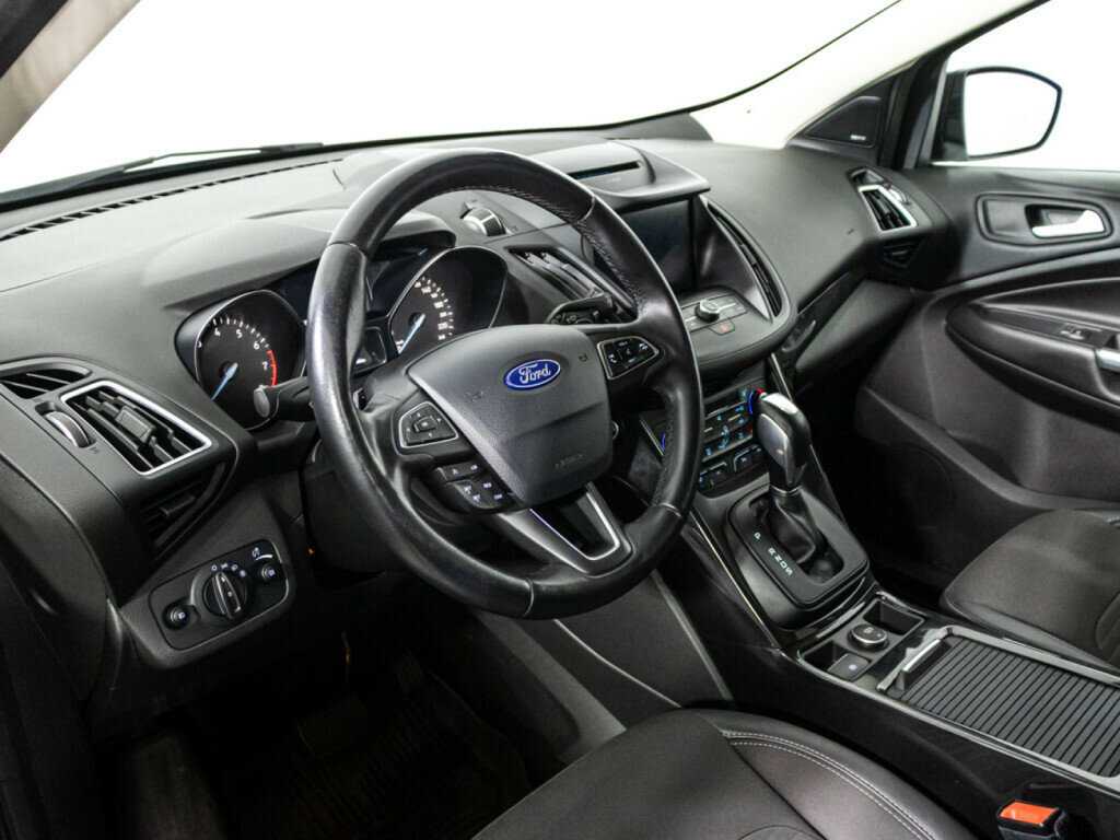 Купить Ford Kuga с пробегом. Фото: #10
