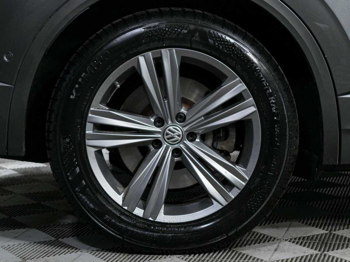 Купить Volkswagen Touareg с пробегом. Фото: #31