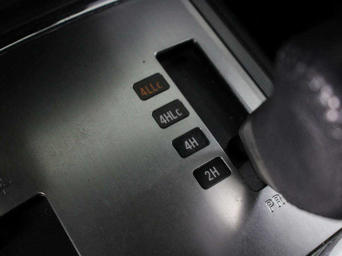 Купить Mitsubishi Pajero с пробегом. Фото: #16
