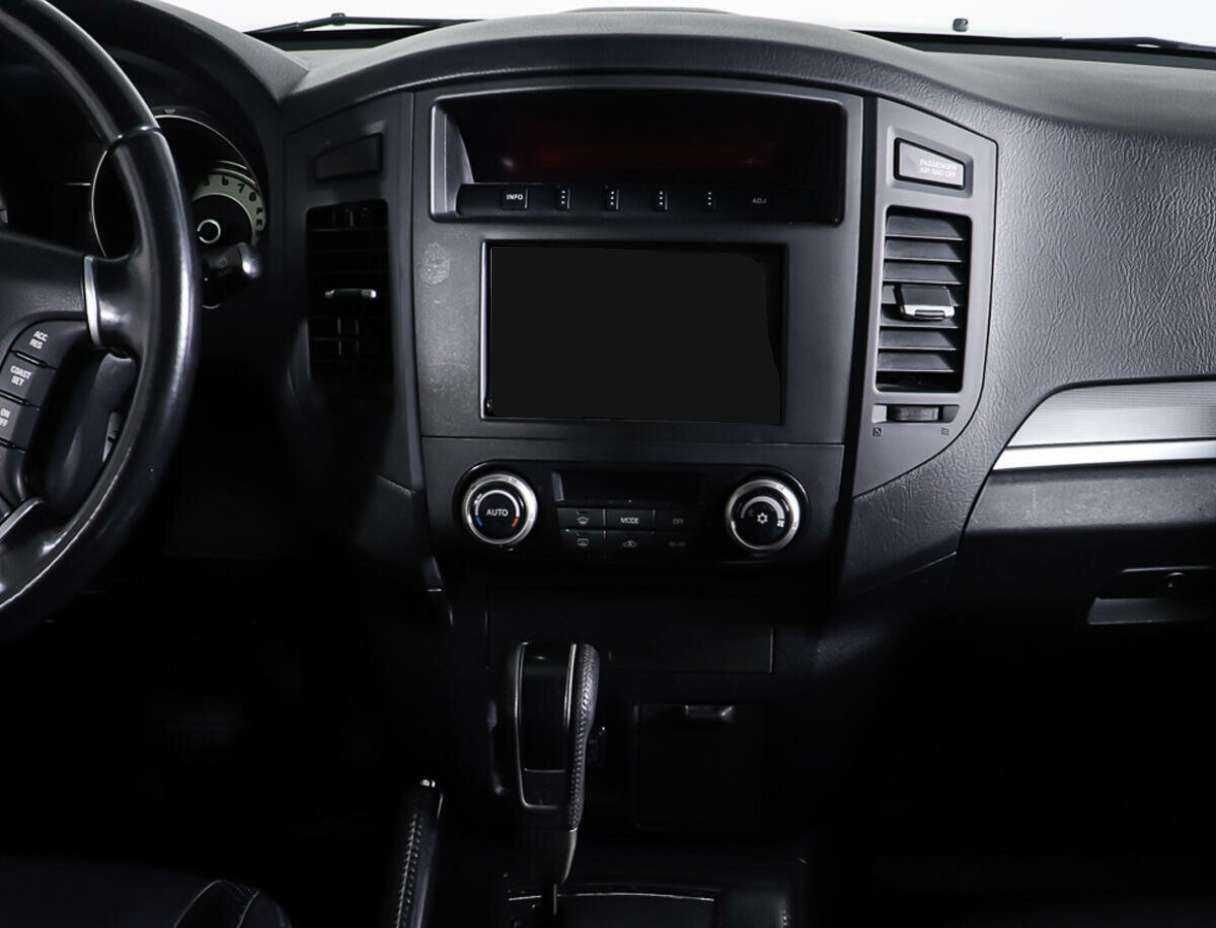 Купить Mitsubishi Pajero с пробегом. Фото: #11