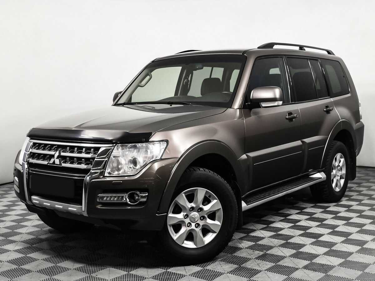 Купить Mitsubishi Pajero с пробегом. Посмотреть фото