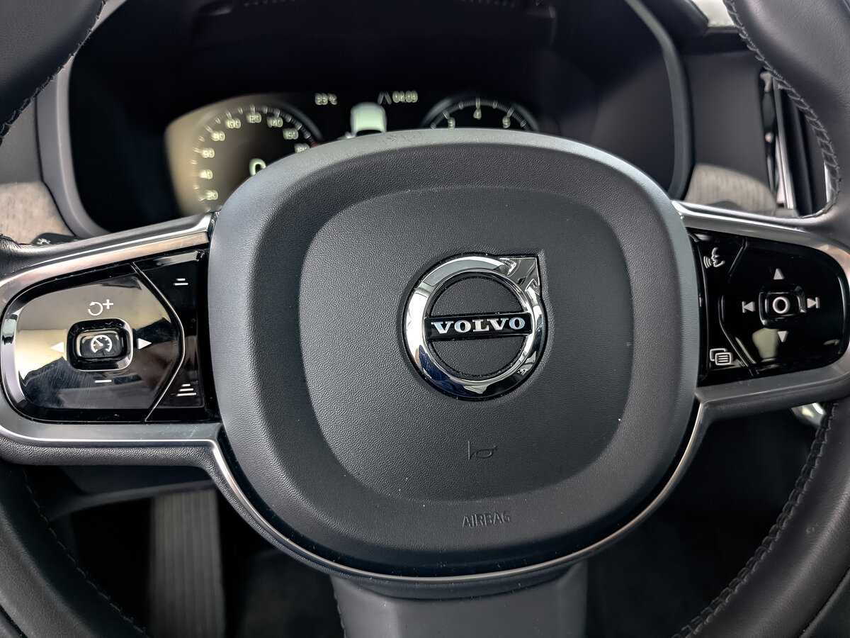 Купить Volvo S90 с пробегом. Фото: #23