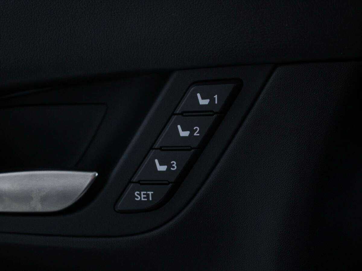 Купить Lexus LX с пробегом. Фото: #21