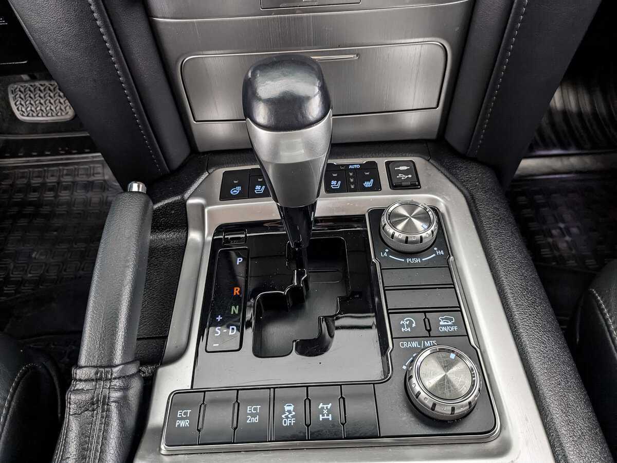 Купить Toyota Land Cruiser с пробегом. Фото: #16