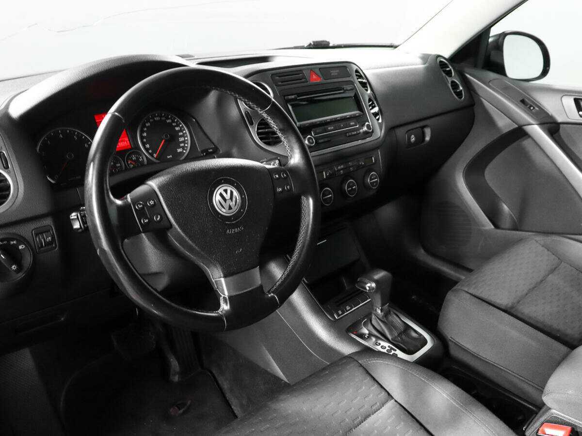 Купить Volkswagen Tiguan с пробегом. Фото: #11