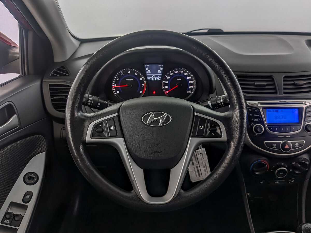 Купить Hyundai Solaris с пробегом. Фото: #16
