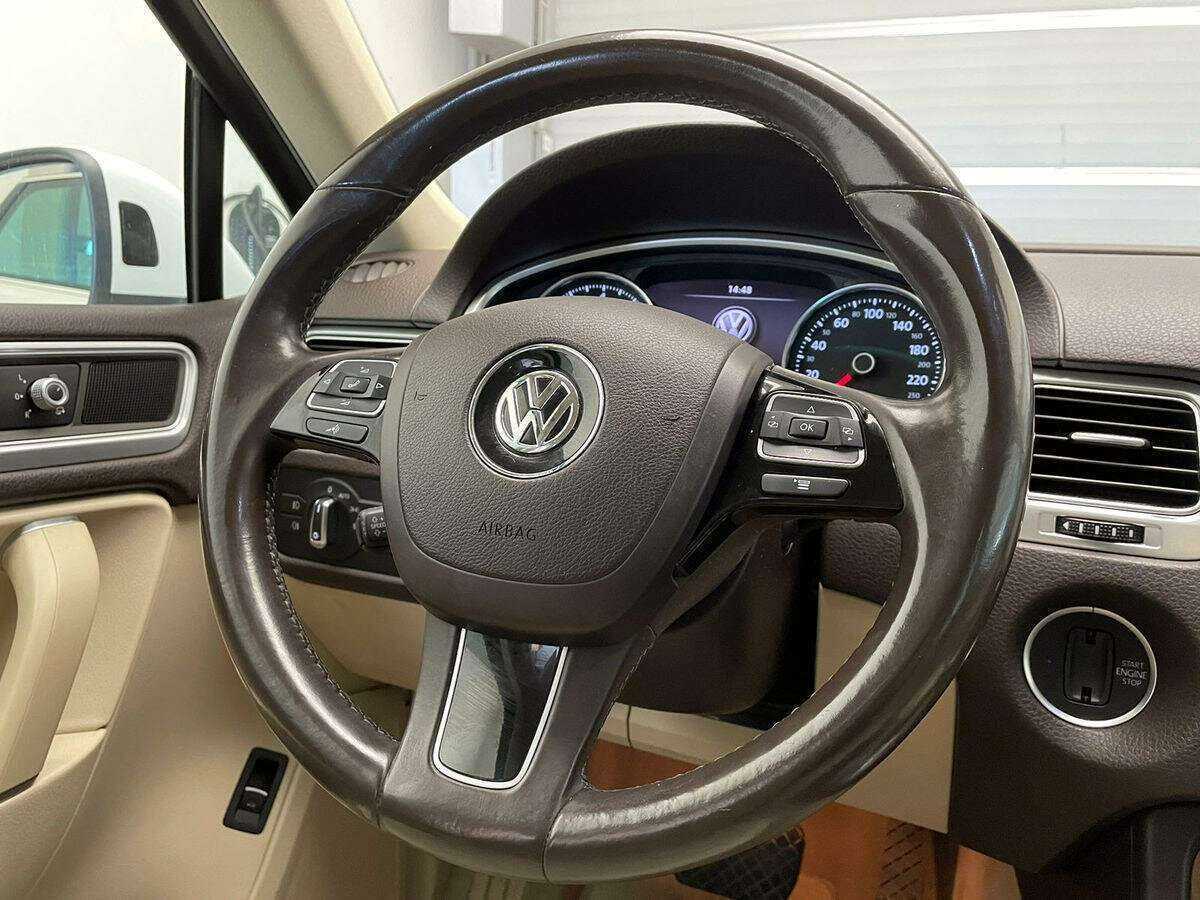 Купить Volkswagen Touareg с пробегом. Фото: #14