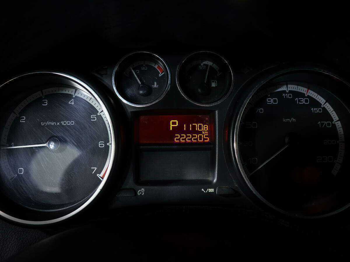Купить Peugeot 308 с пробегом. Фото: #8