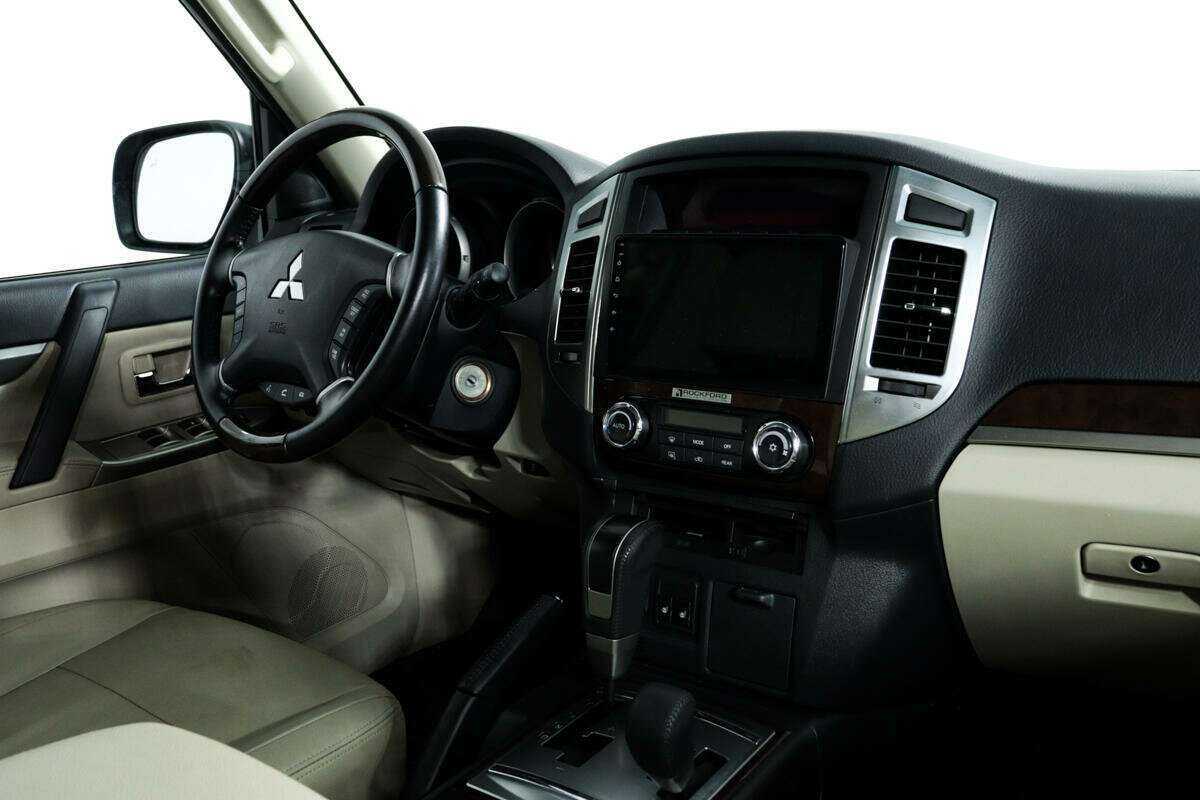 Купить Mitsubishi Pajero с пробегом. Фото: #7