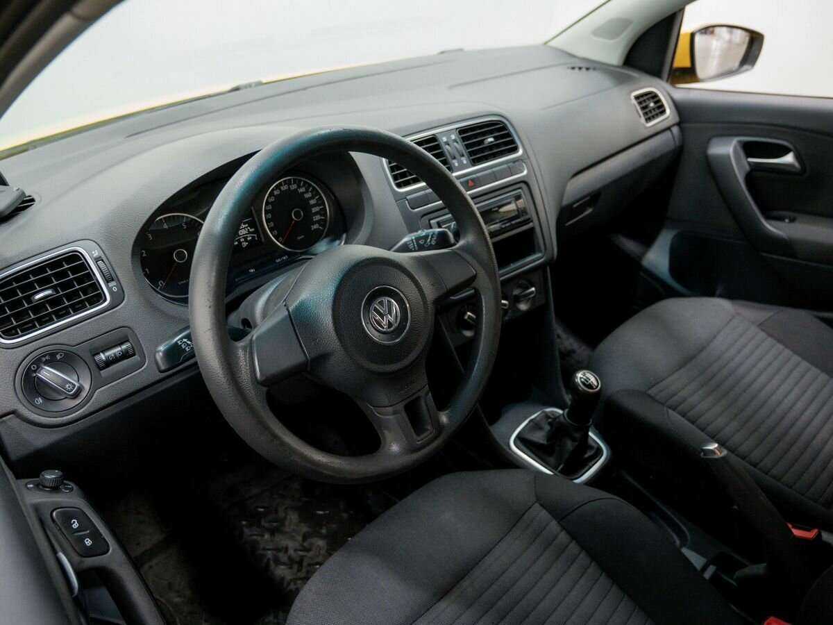 Купить Volkswagen Polo с пробегом. Фото: #13