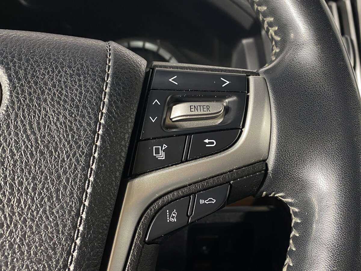 Купить Toyota Land Cruiser с пробегом. Фото: #9