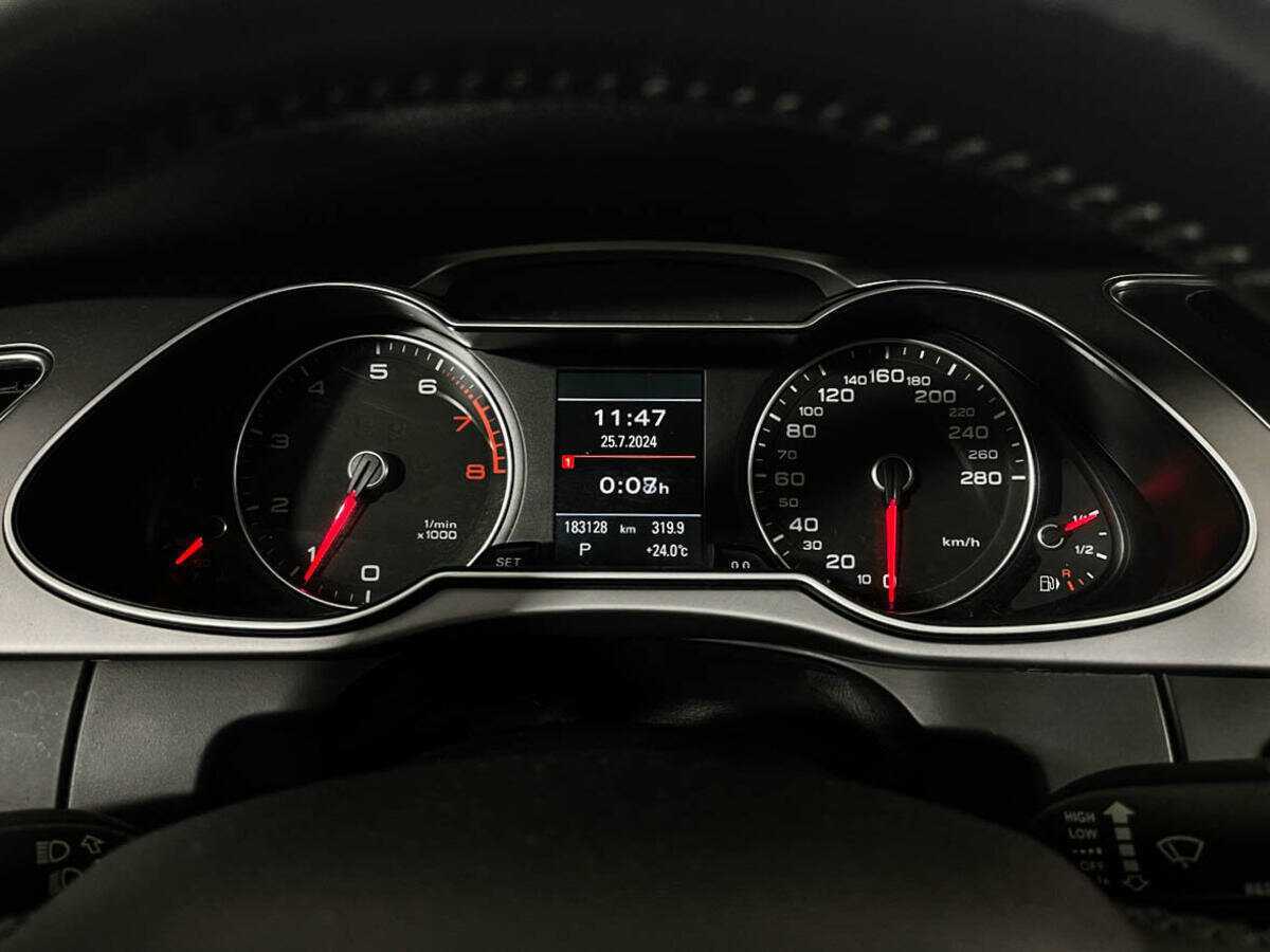 Купить Audi A4 с пробегом. Фото: #8