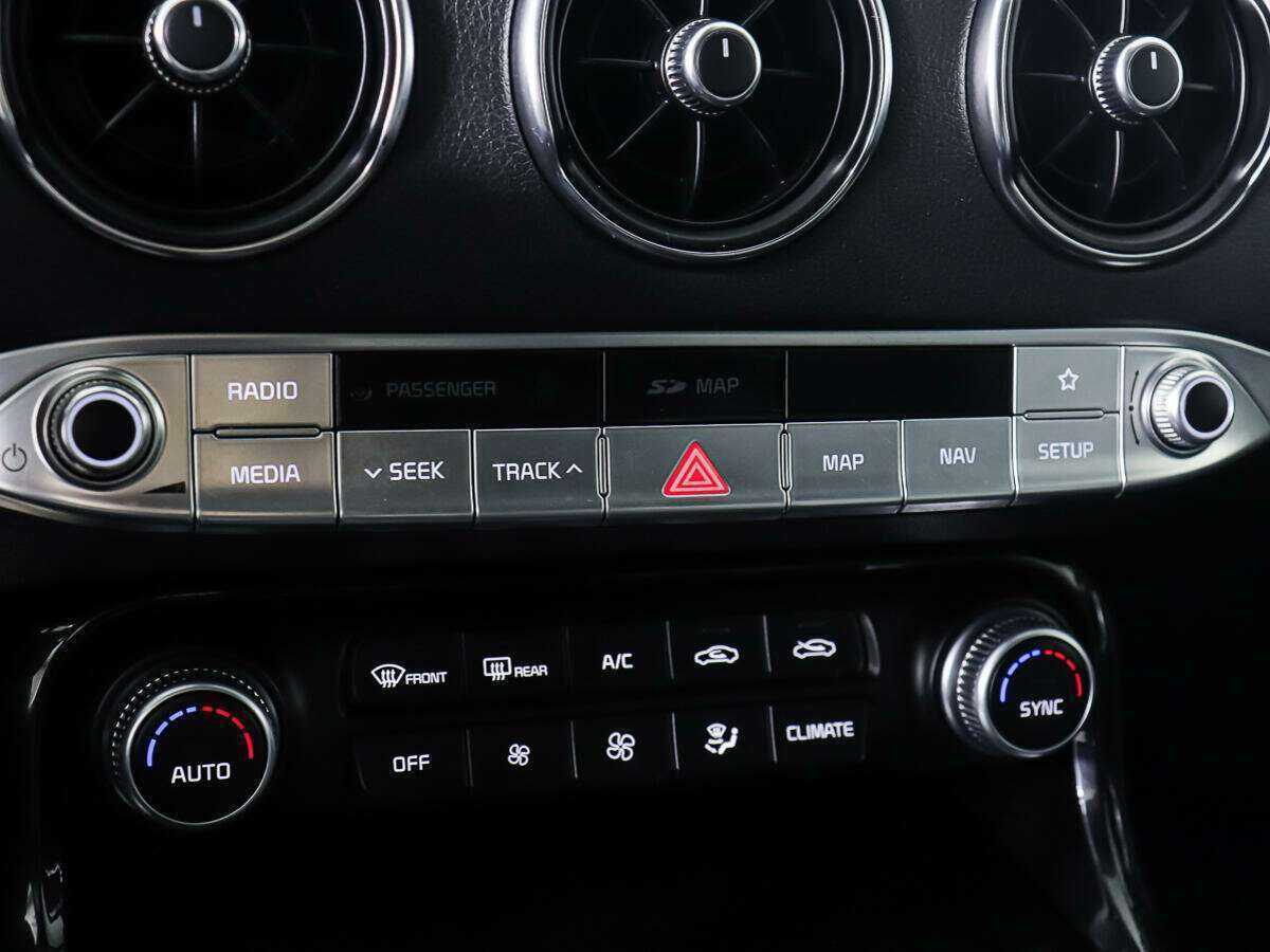 Купить Kia Stinger с пробегом. Фото: #19