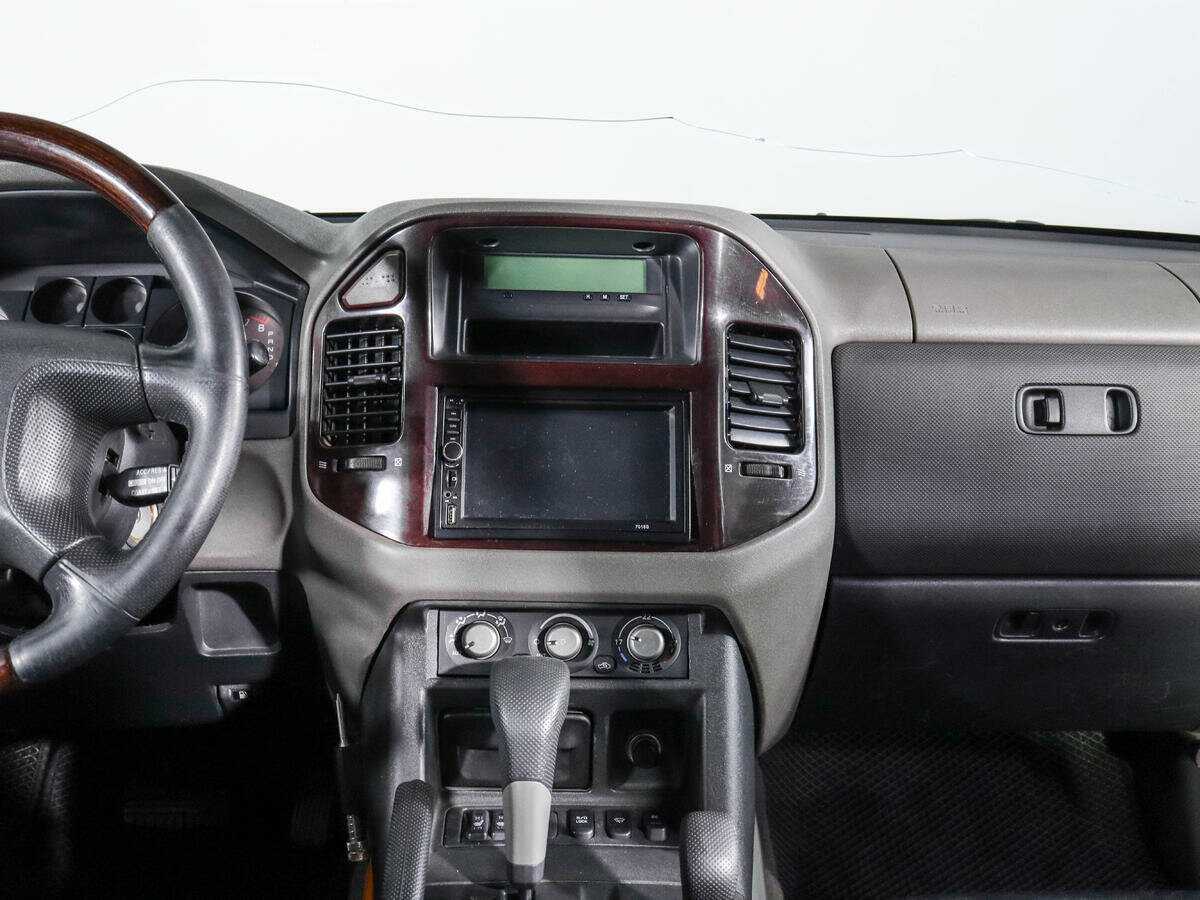 Купить Mitsubishi Pajero с пробегом. Фото: #9