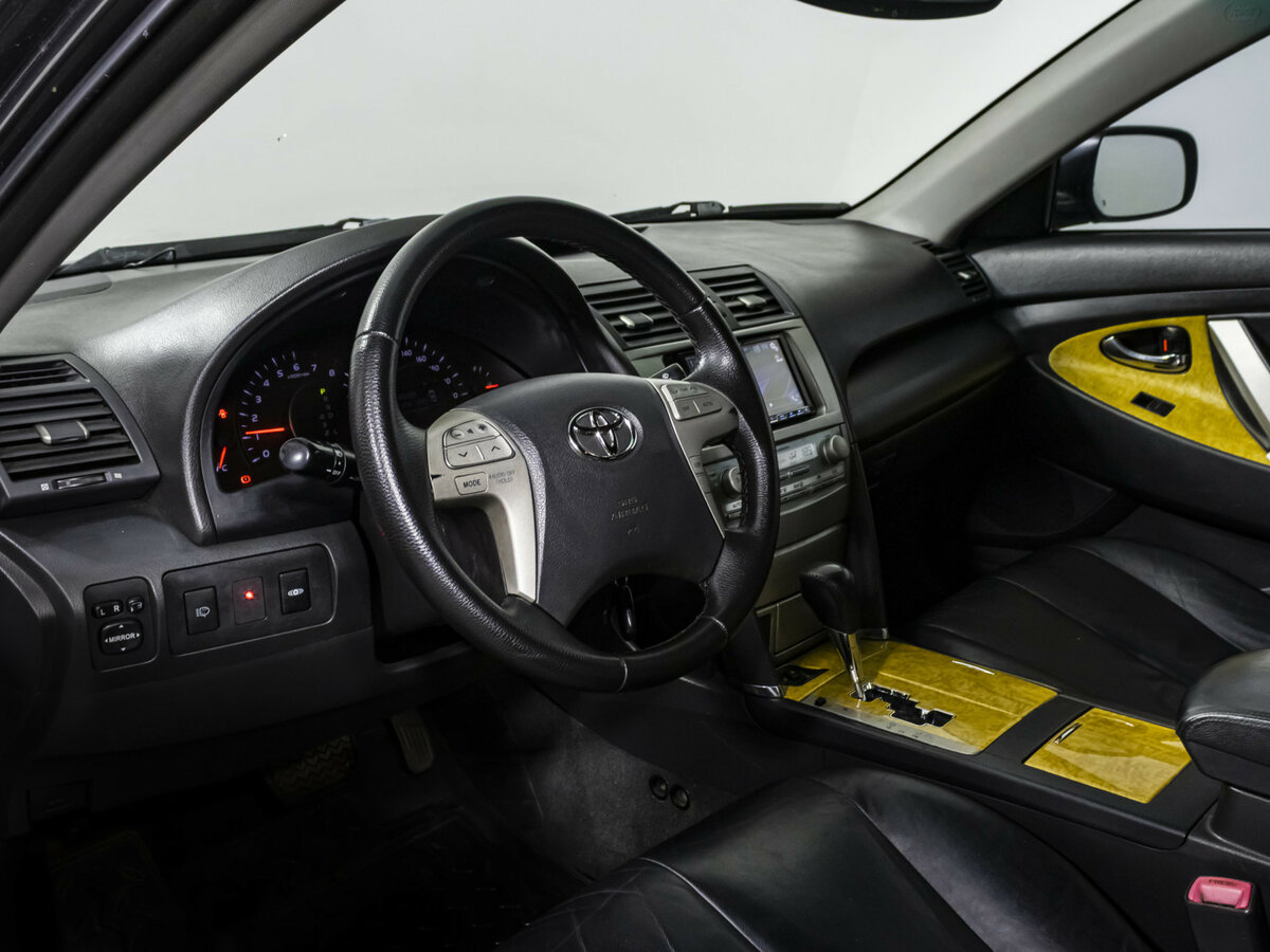 Купить Toyota Camry с пробегом. Фото: #7