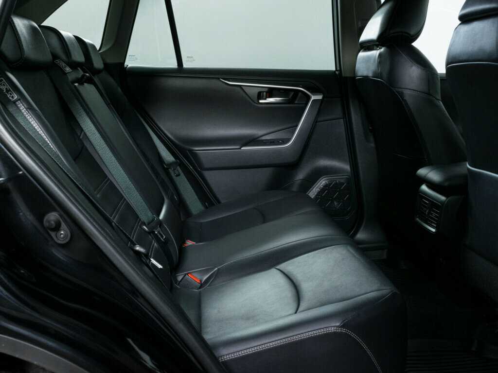 Купить Toyota RAV4 с пробегом. Фото: #10