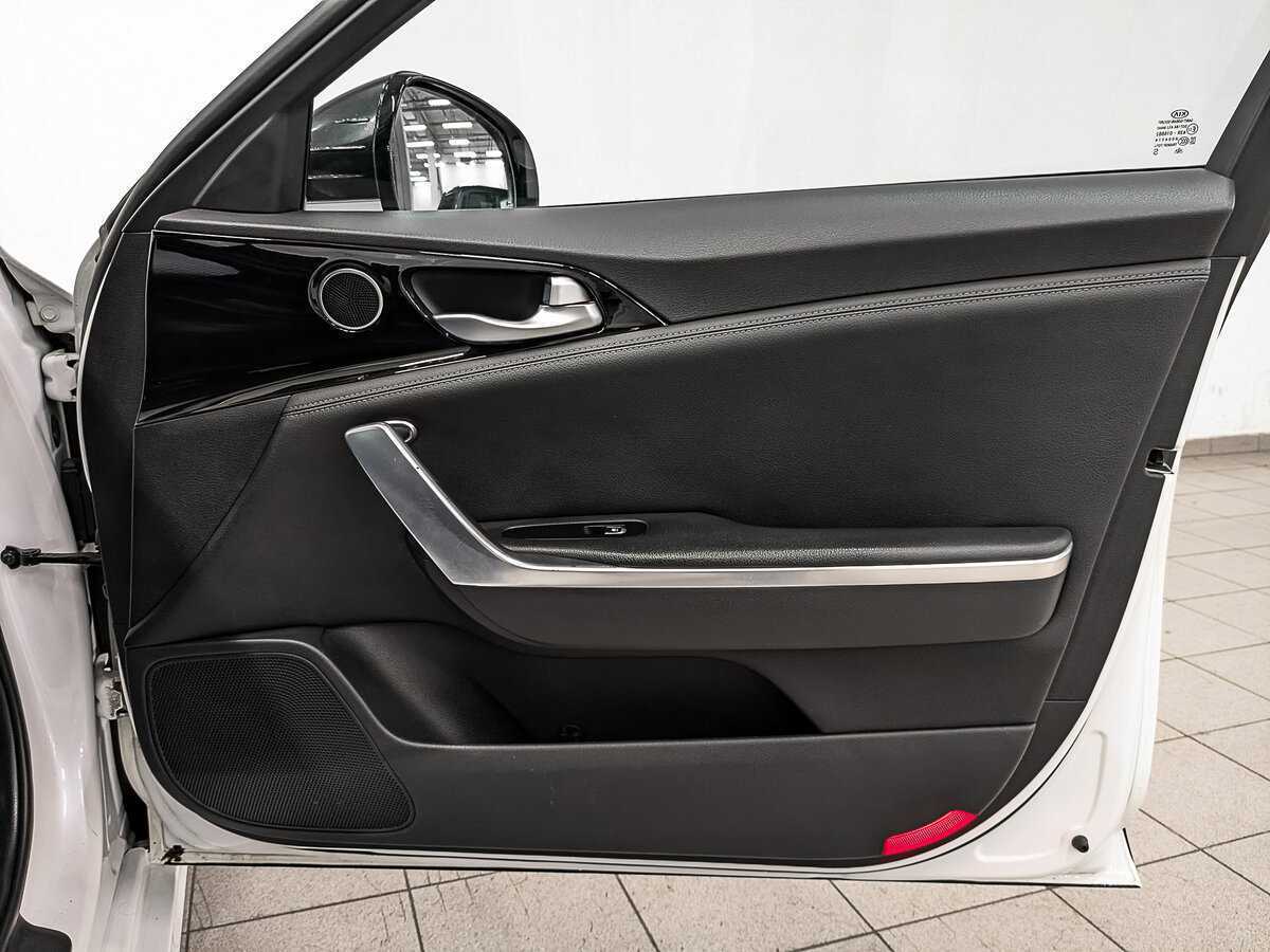 Купить Kia Stinger с пробегом. Фото: #22