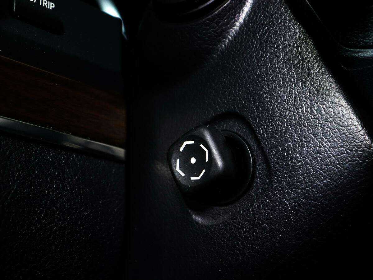 Купить Toyota Land Cruiser с пробегом. Фото: #23