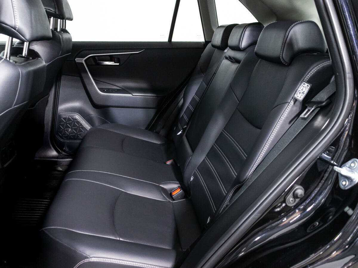 Купить Toyota RAV4 с пробегом. Фото: #9