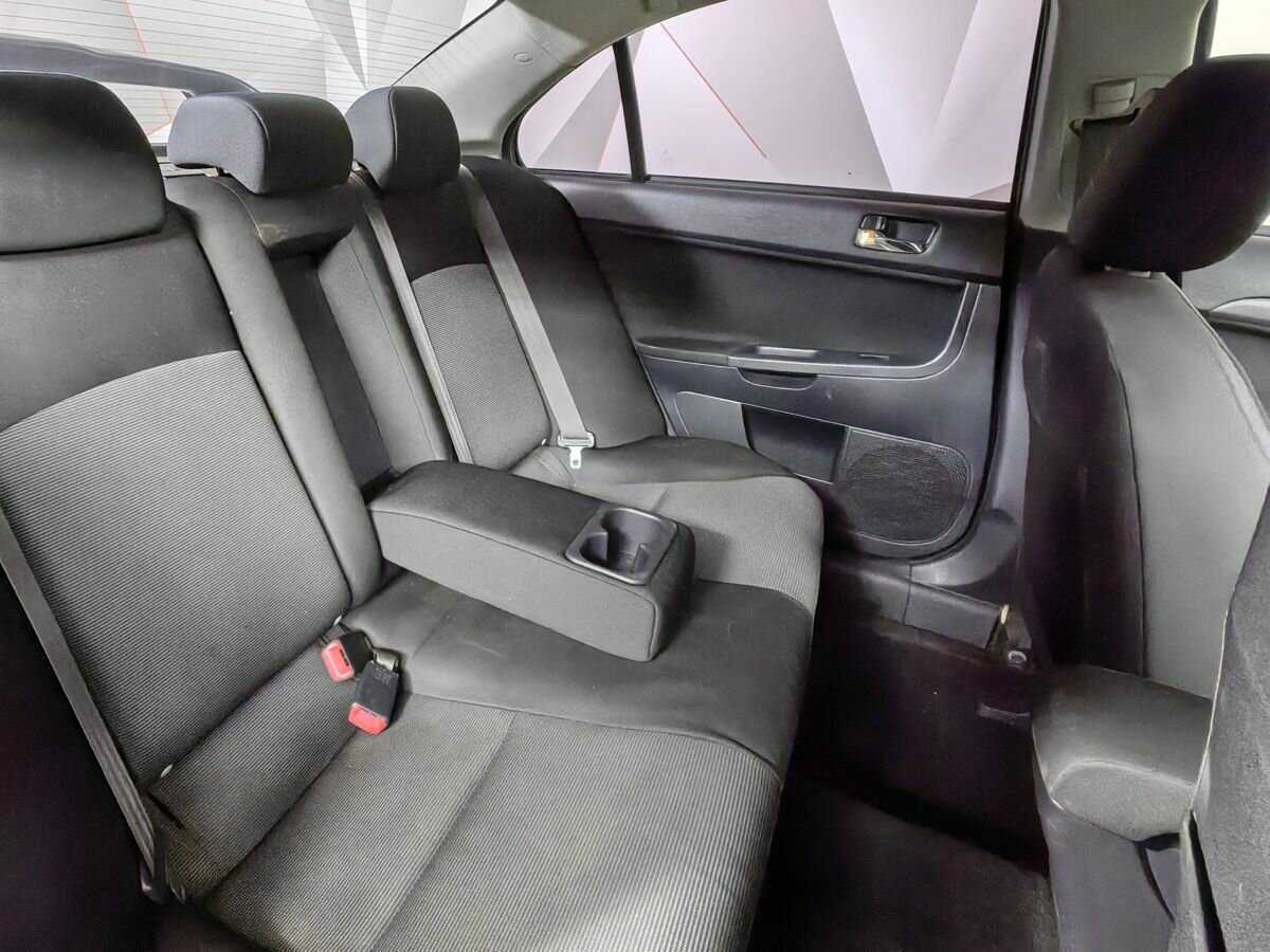 Купить Mitsubishi Lancer с пробегом. Фото: #11