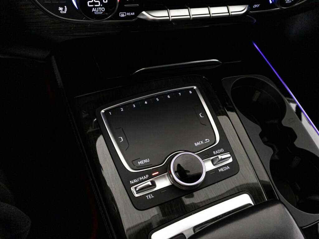 Купить Audi Q7 с пробегом. Фото: #17