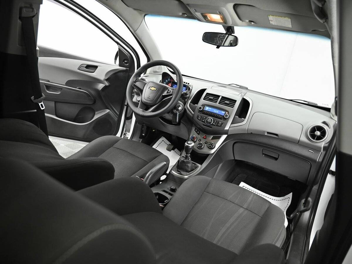 Купить Chevrolet Aveo с пробегом. Фото: #10