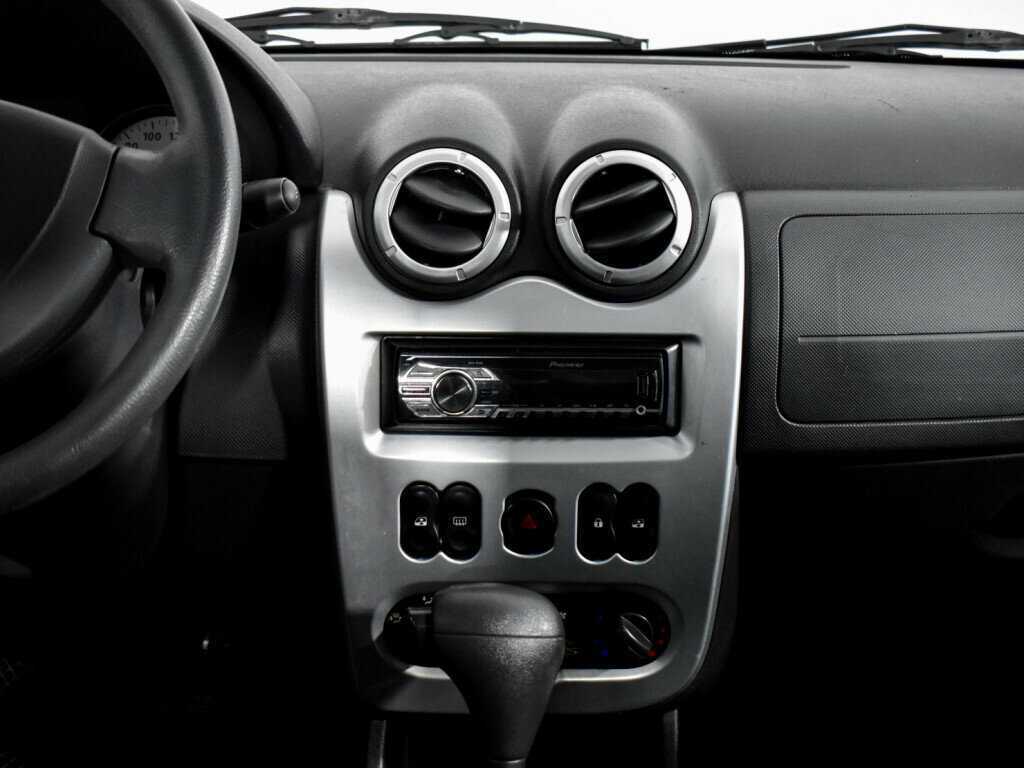 Купить Renault Logan с пробегом. Фото: #11