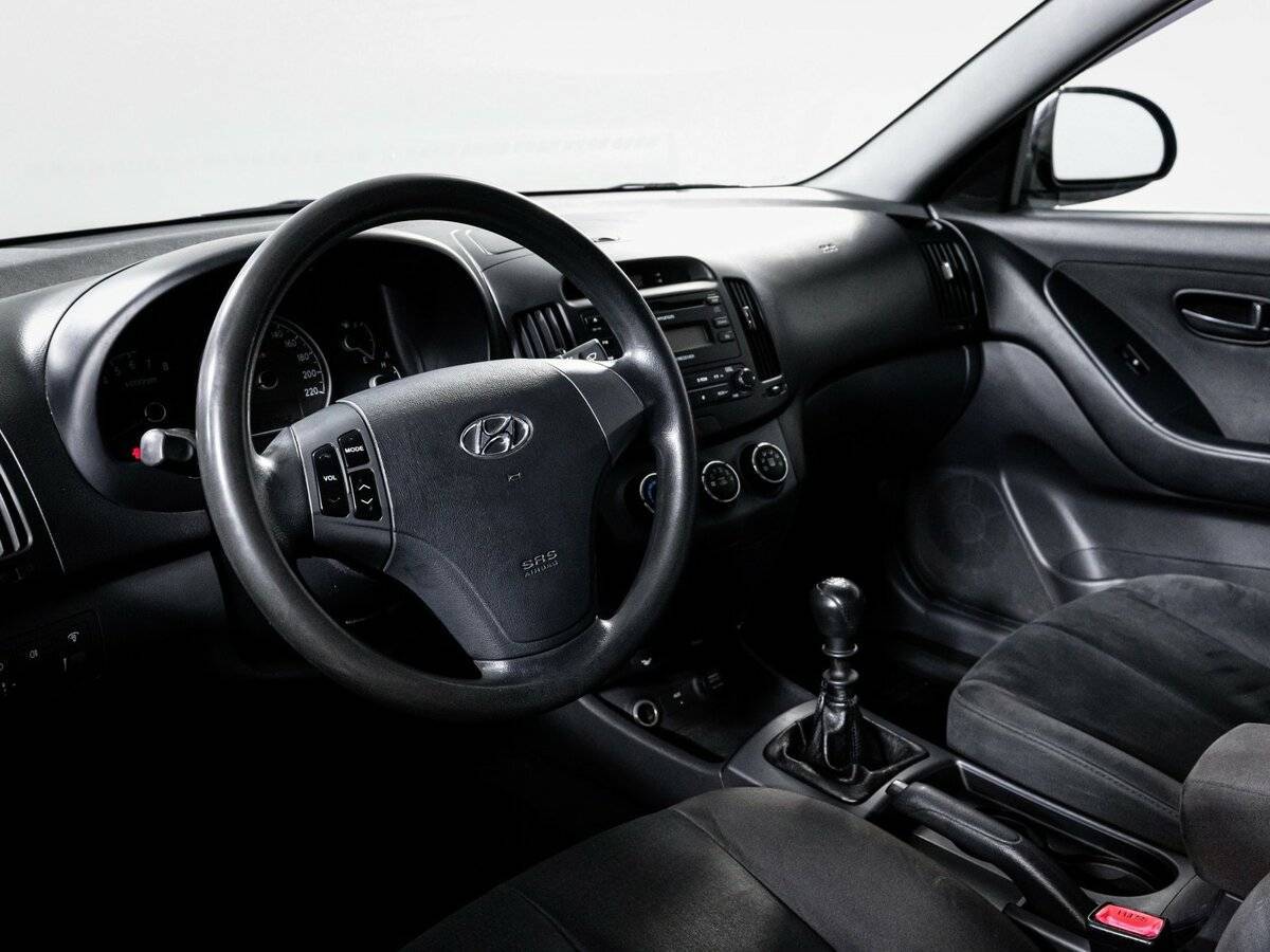 Купить Hyundai Elantra с пробегом. Фото: #13