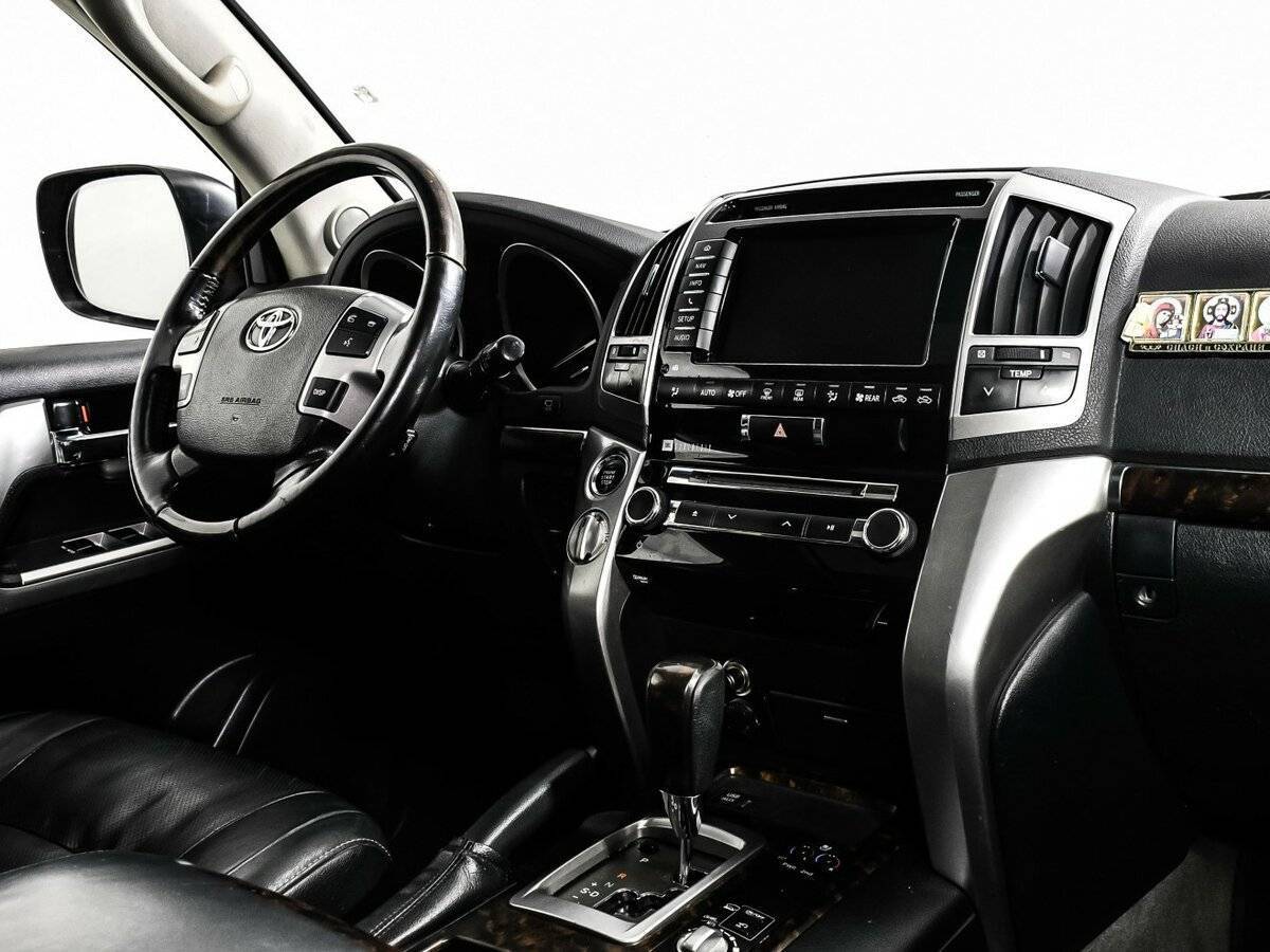 Купить Toyota Land Cruiser с пробегом. Фото: #8