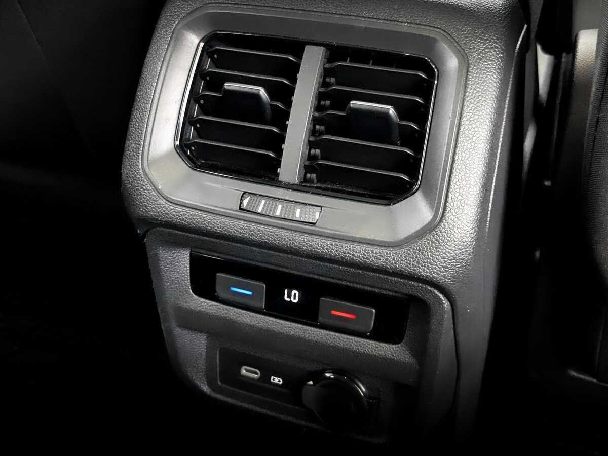 Купить Volkswagen Tiguan с пробегом. Фото: #22