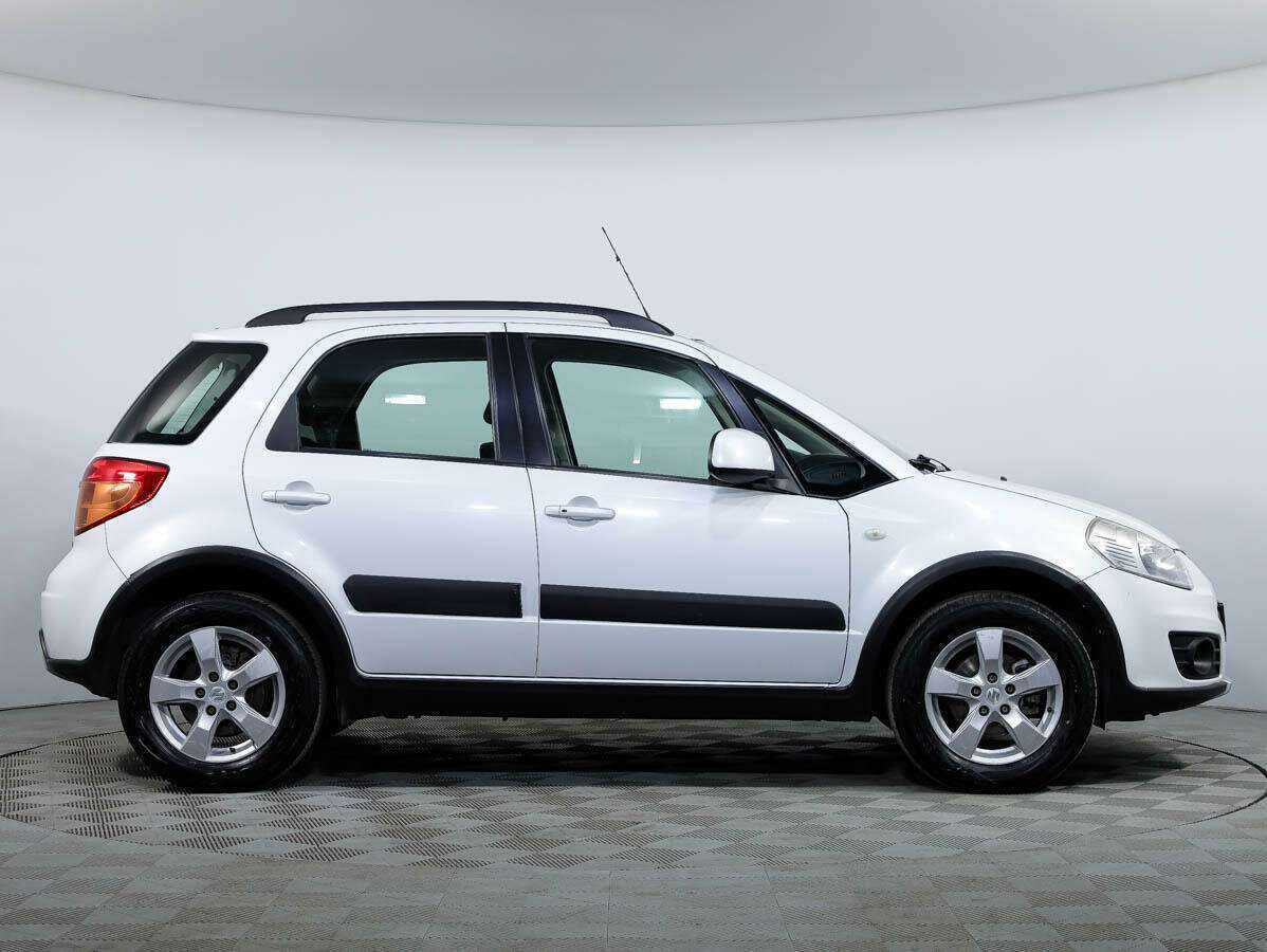 Купить Suzuki SX4 с пробегом. Фото: #2